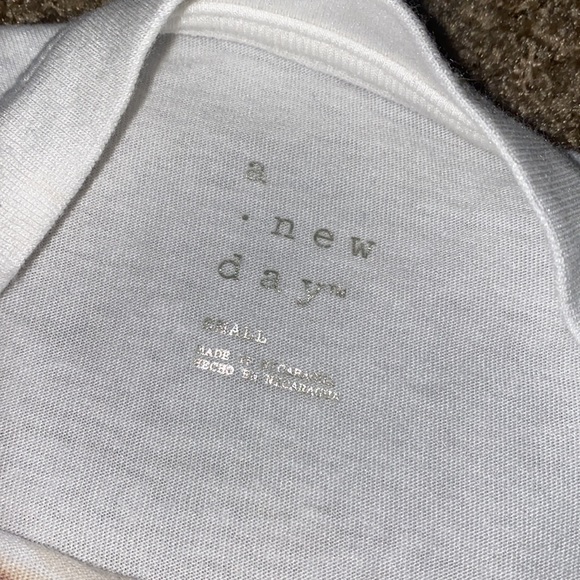 a new day T-shirt - Picture 3 of 3